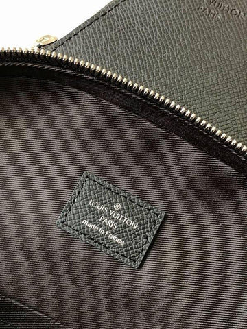 Louis Vuitton Avenue sling leather bag - Banlieue91