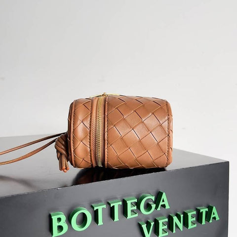 Bottega Veneta Small Vanity Case On Strap - Banlieue91
