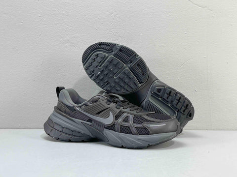 Nike V2K Run 'Metalic Silver Black' - Banlieue91