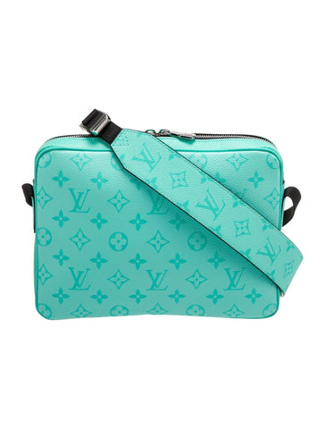 Louis Vuitton Monogram Taïgarama Outdoor Messenger Bag - Banlieue91