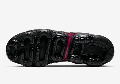 Nike Air VaporMax Plus 'Black Noble Red' - Banlieue91