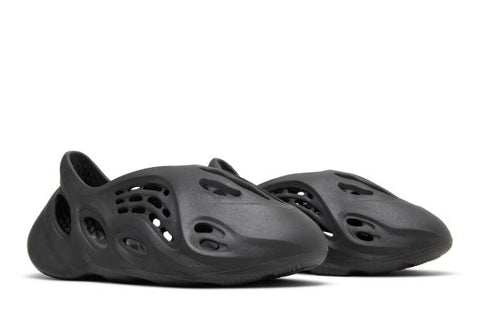 ADIDAS YEEZY FOAM RUNNER ‘ONYX’ HP8739 SKIDGE STORE