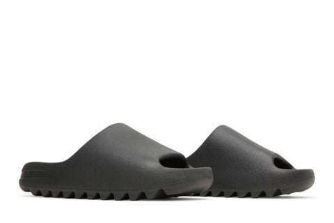 ADIDAS YEEZY SLIDES ‘ONYX’ HQ6448 SKIDGE STORE