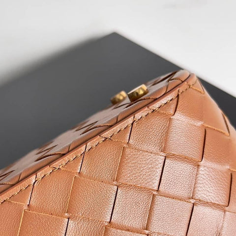 Bottega Veneta Small Vanity Case On Strap - Banlieue91
