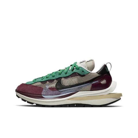 Nike X Sacai VaporWaffle 'Villain Red/Neptune Green'
